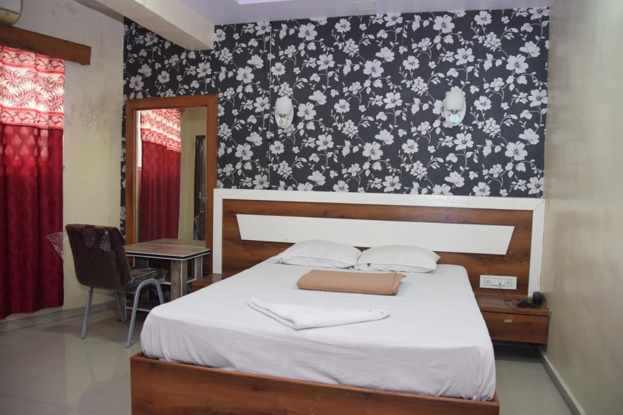 Hotel Riviera Residency 탄 외부 사진
