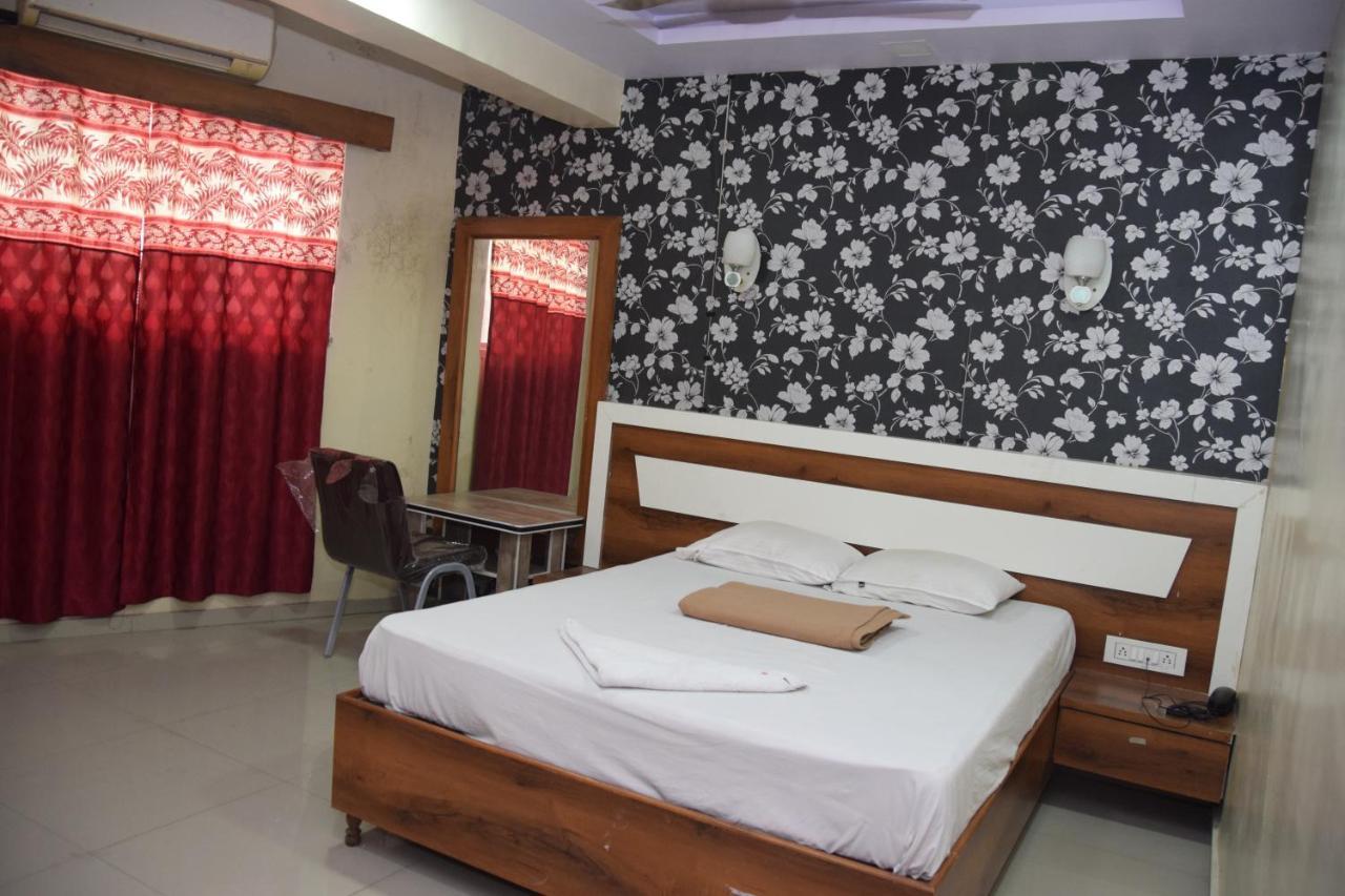 Hotel Riviera Residency 탄 외부 사진