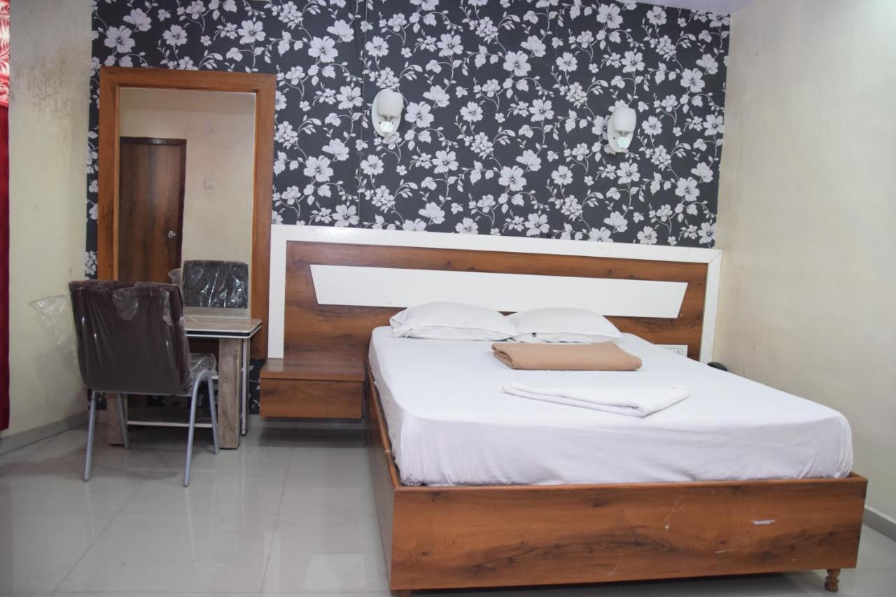 Hotel Riviera Residency 탄 외부 사진