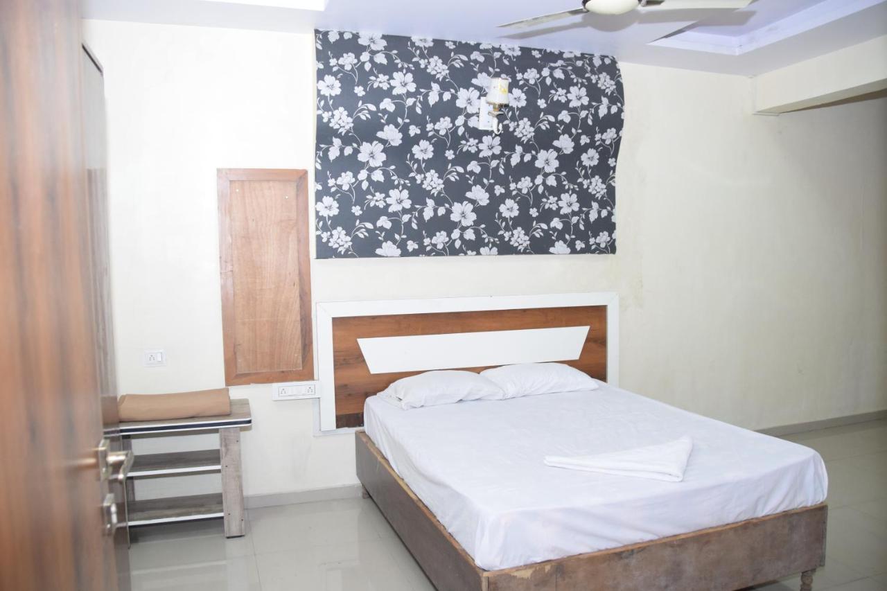 Hotel Riviera Residency 탄 외부 사진