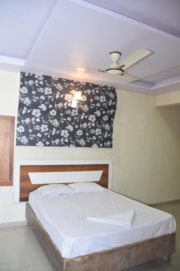 Hotel Riviera Residency 탄 외부 사진