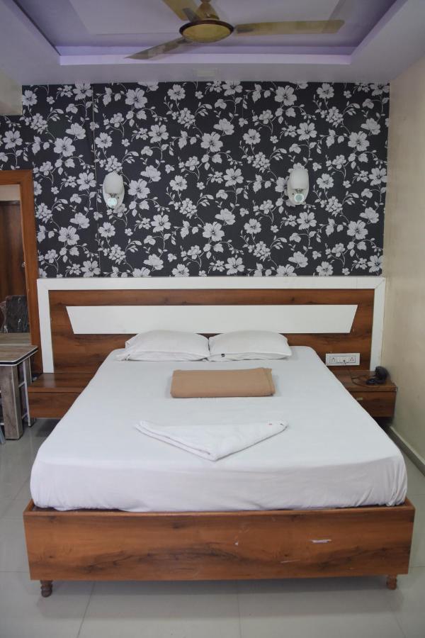 Hotel Riviera Residency 탄 외부 사진