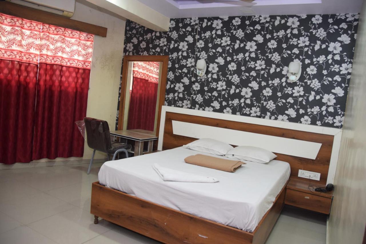 Hotel Riviera Residency 탄 외부 사진